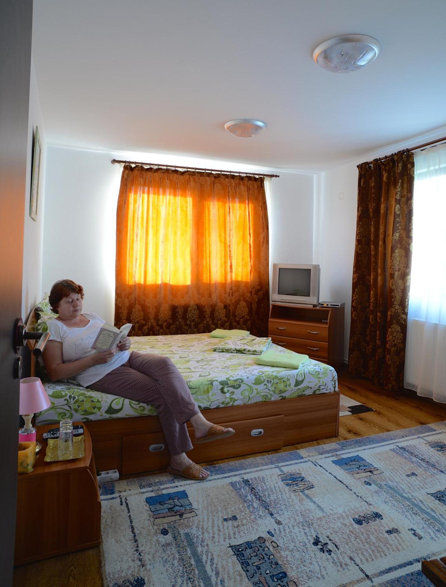 Vila Madudu Vălenii de Munte Exteriör bild