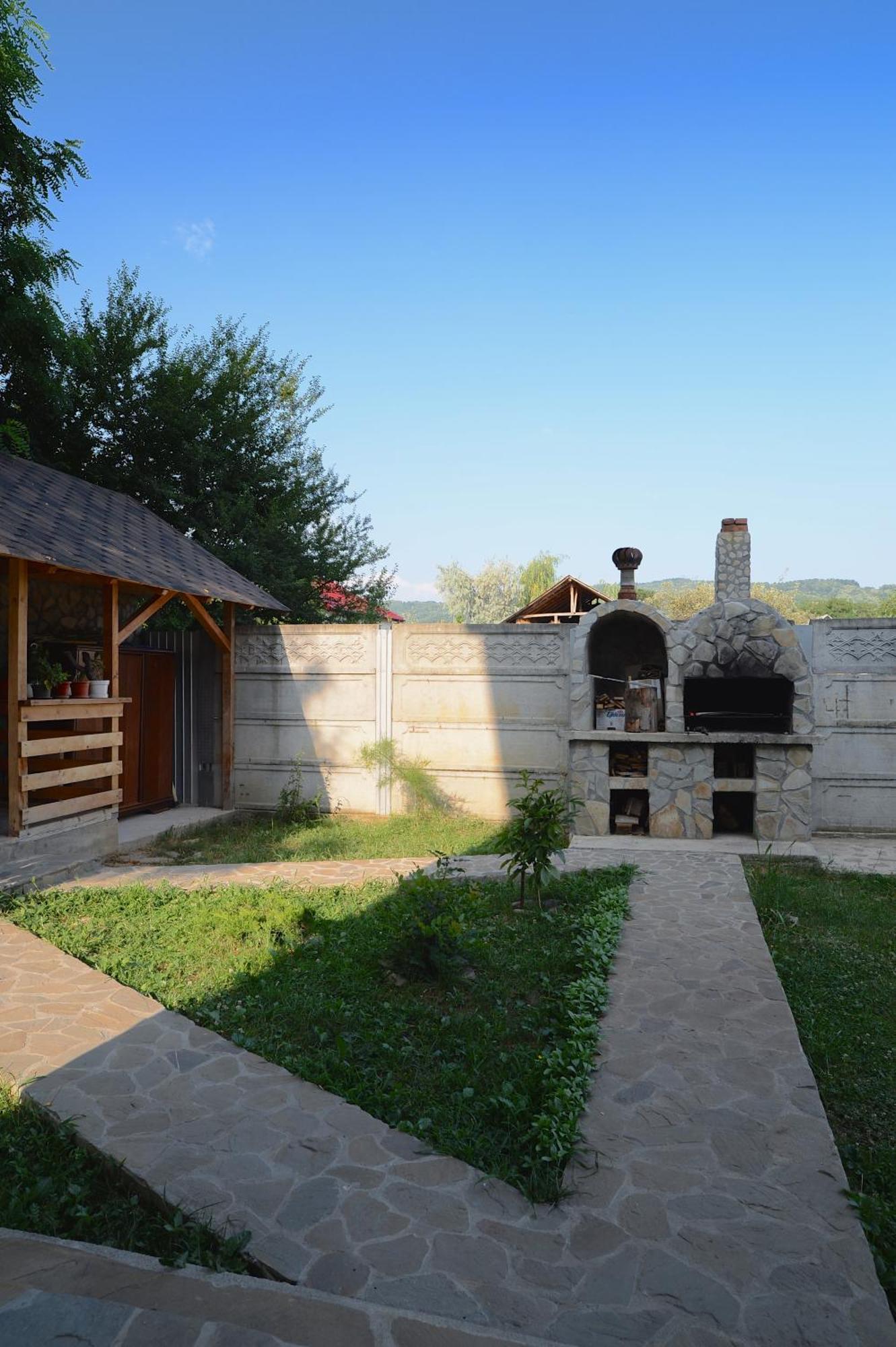 Vila Madudu Vălenii de Munte Exteriör bild