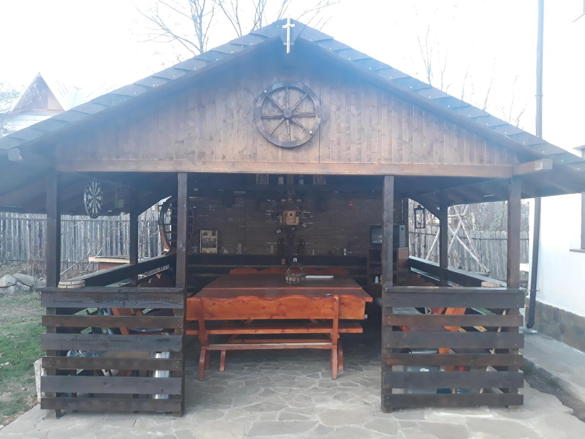 Vila Madudu Vălenii de Munte Exteriör bild