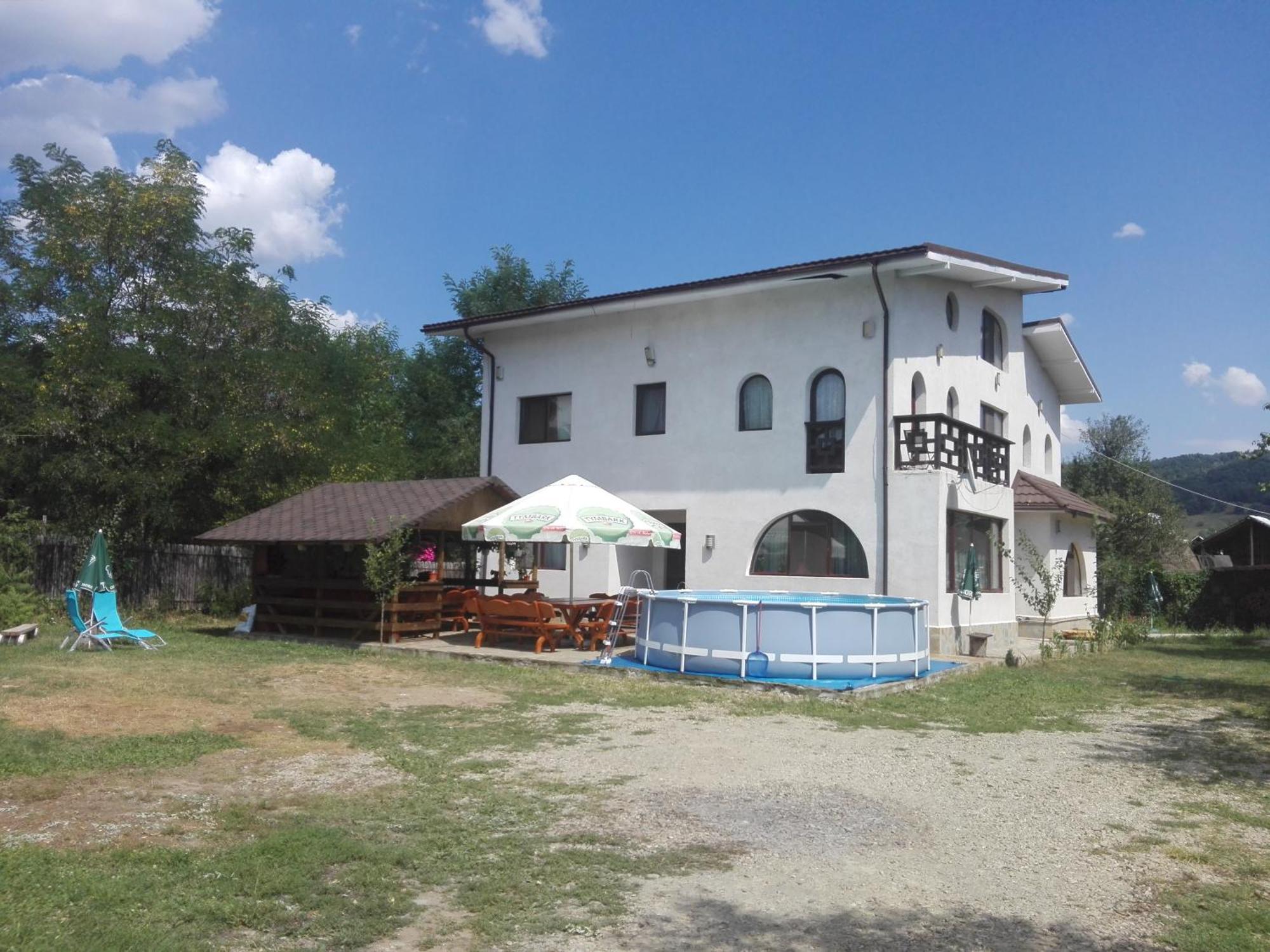 Vila Madudu Vălenii de Munte Exteriör bild